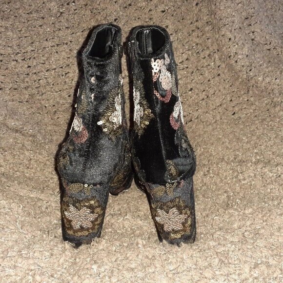 ALDO-Black Velvet Booties/Embroidered/Sequins-Leather Insole-Side Zip-SZ 7-NWOB - Picture 5 of 7